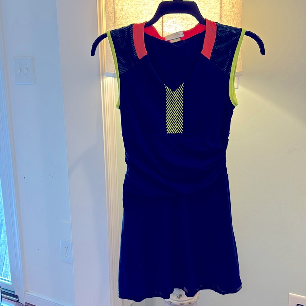 Monreal London athletic action dress tennis golf pickleball size small
